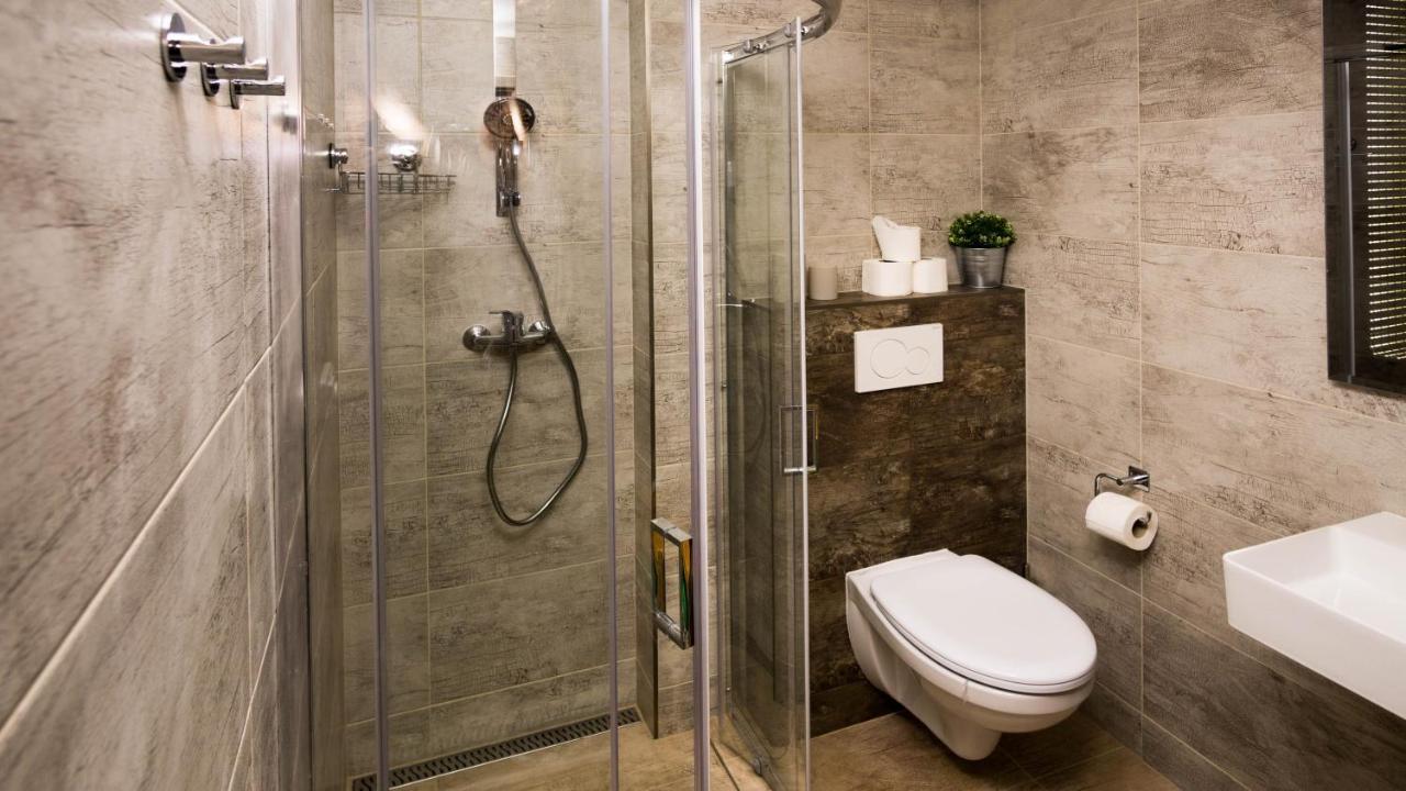 Flying Bed Apartment Close To Prague Castle And Airport Zewnętrze zdjęcie