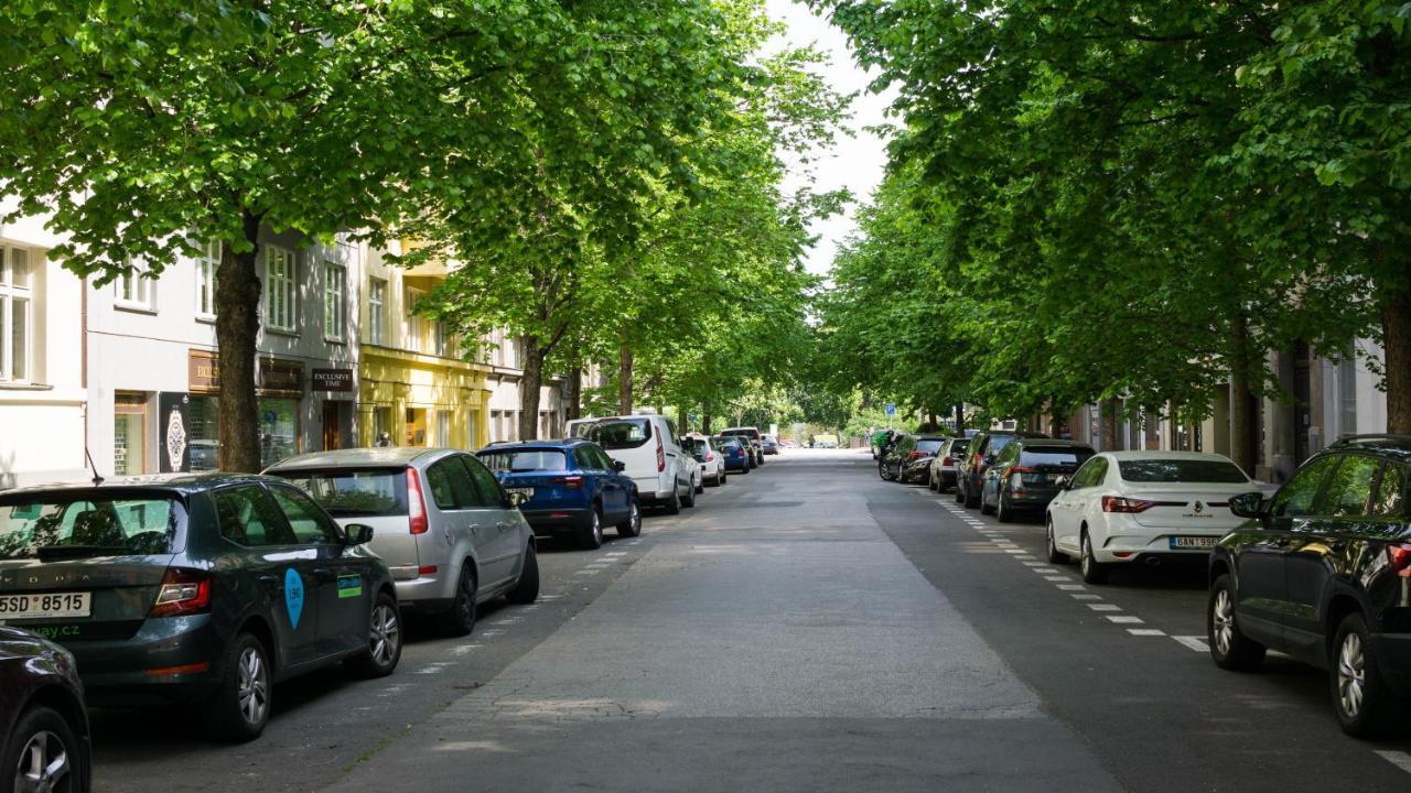 Flying Bed Apartment Close To Prague Castle And Airport Zewnętrze zdjęcie
