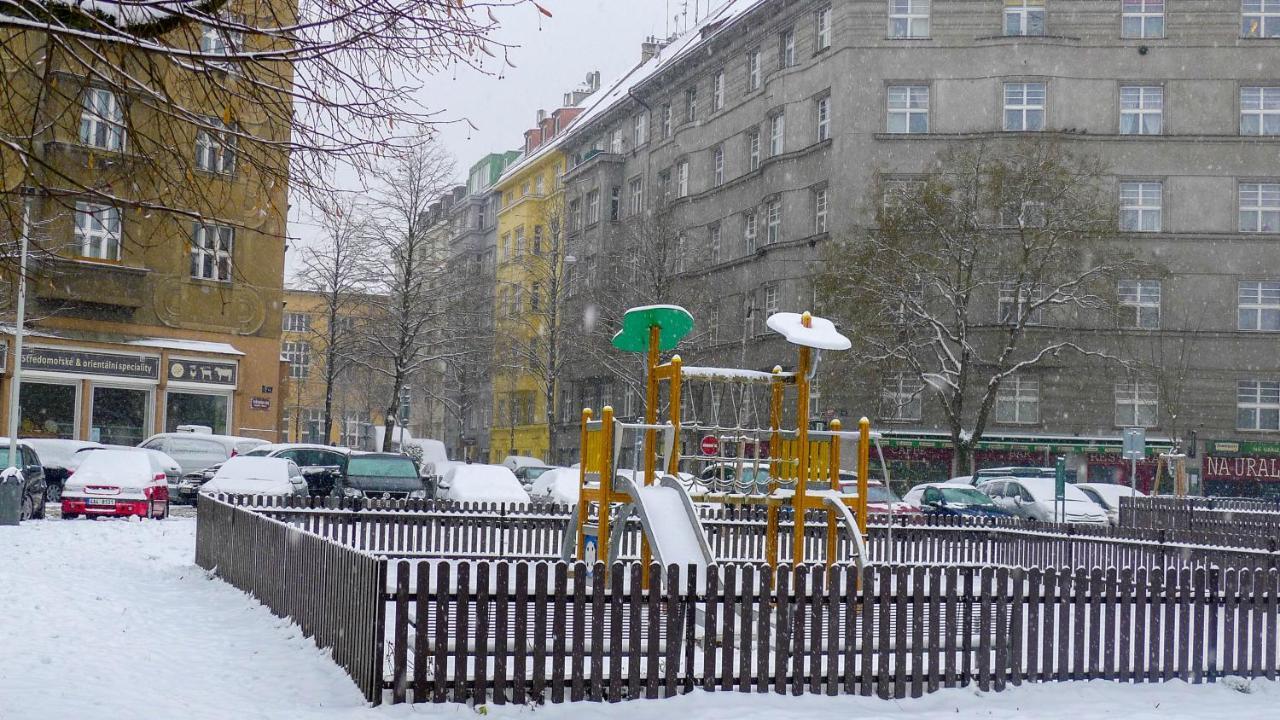 Flying Bed Apartment Close To Prague Castle And Airport Zewnętrze zdjęcie